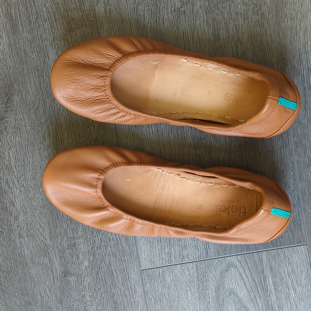 Classic Chestnut Tieks, size 8